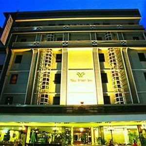 Wall Street Inn, Bangkok